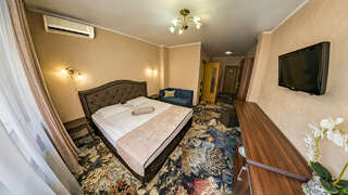 Гостиница Шторм Лазаревское 5 ти-местный "однокомнатный" "Вид на Море" (боковой) с балконом-2