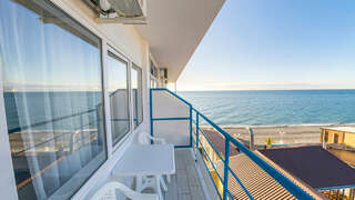 Гостиница Шторм Лазаревское 3х-местный "однокомнатный"  "Вид на Море" (боковой) с балконом-4